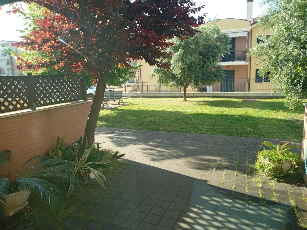 Casa Giardino Appartement San Benedetto del Tronto Buitenkant foto