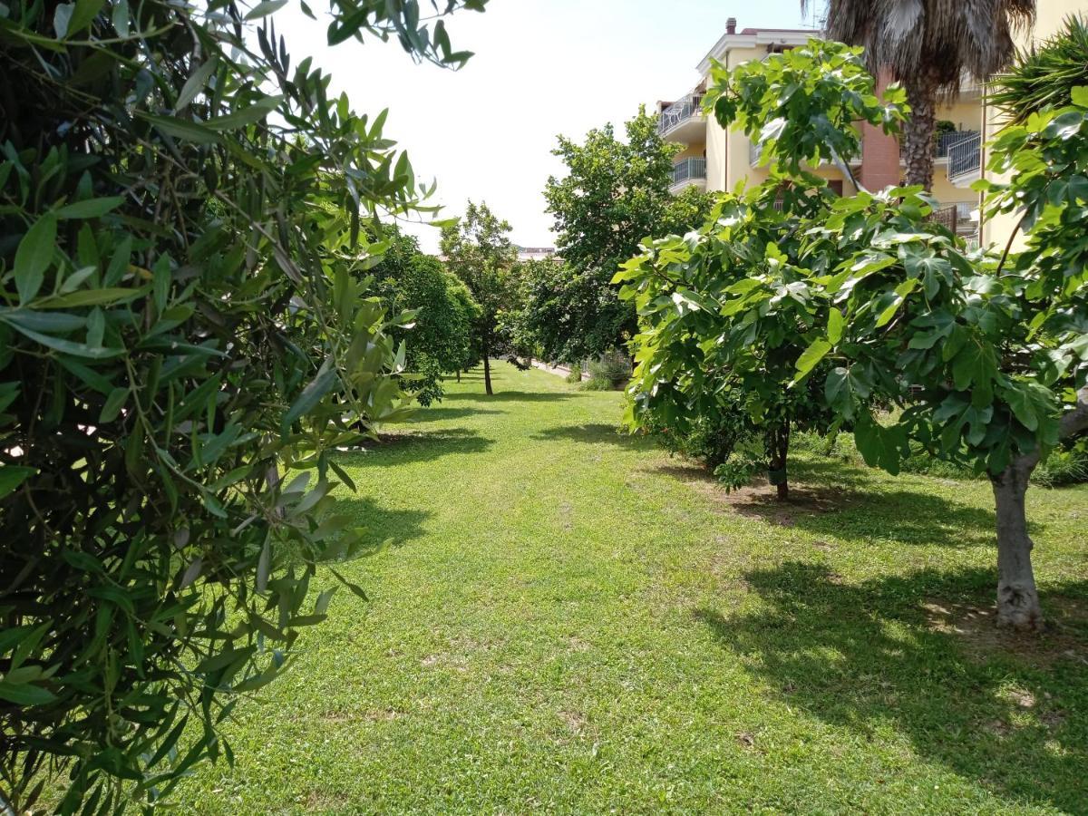 Casa Giardino Appartement San Benedetto del Tronto Buitenkant foto